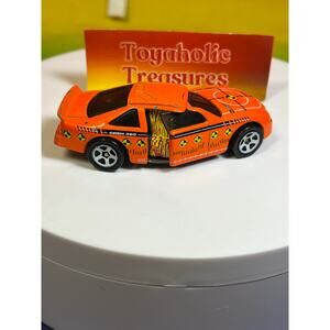 1998 Hot Wheels Crashers CRSH 360 Bending Die Cast Toy Car Crash Test Vehicle